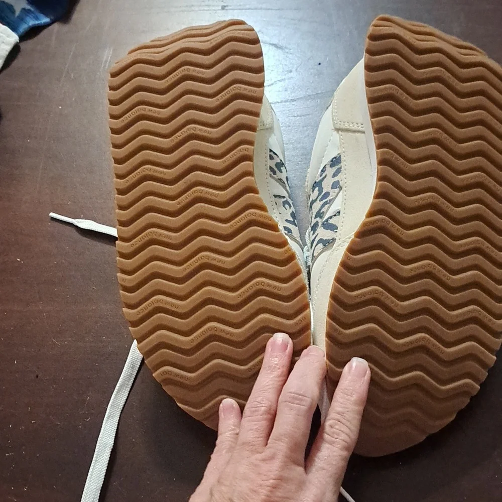 Shoes - Picture 2 of 3